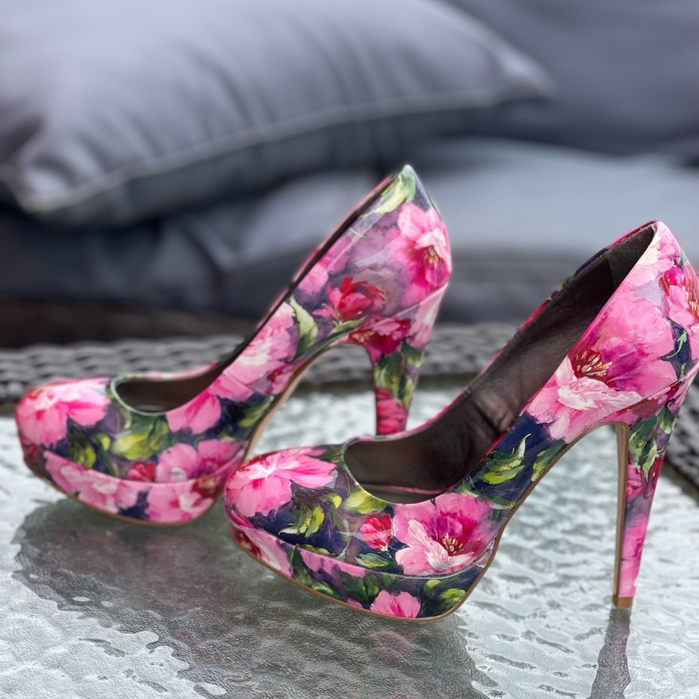 G by Guess Vibrant Pink Floral Heels 7.5 - Picture 3 of 6